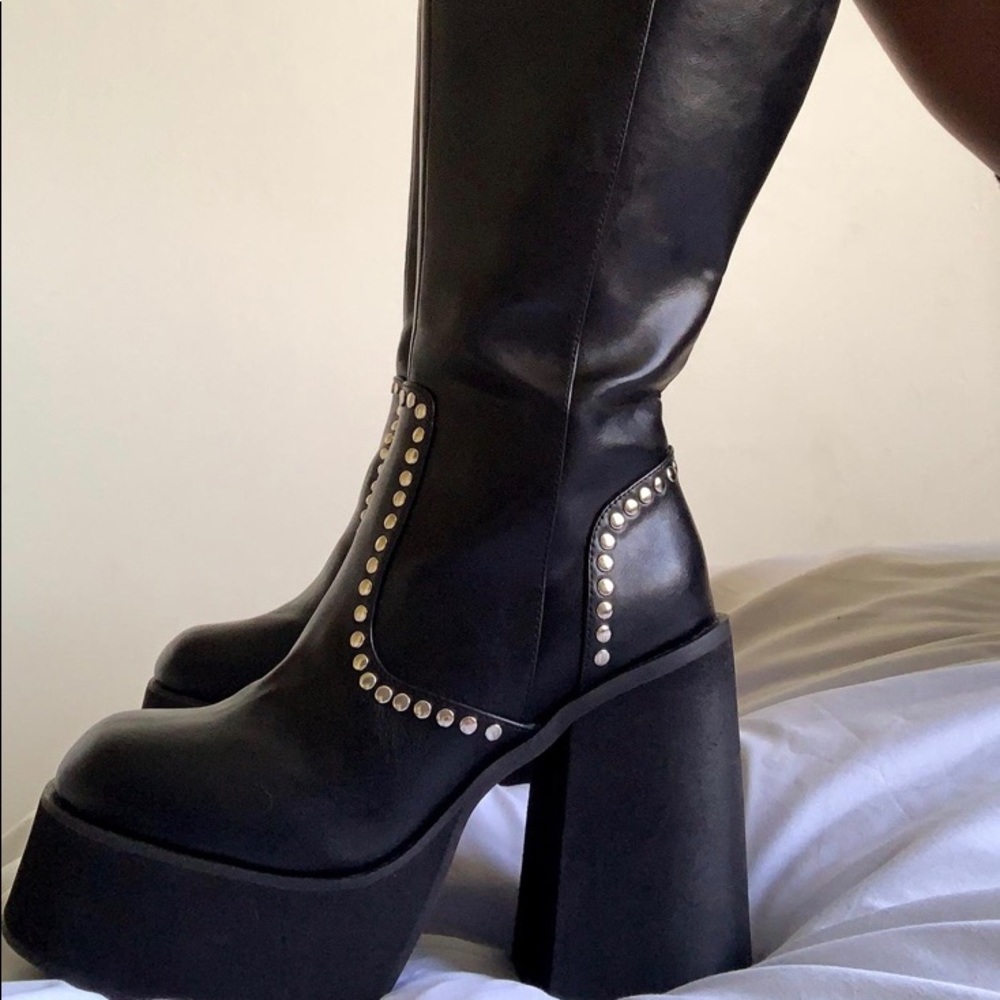 BRAND NEW NEVER WORN dELiAs Shut up and drive Boot